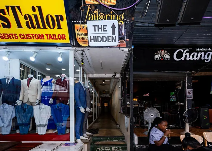 The Hidden Khaosen เดอะ ฮิดเด้น ตรอกข้าวสาร *